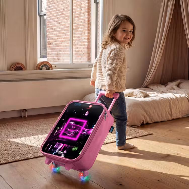 Children's suitcase - Pink - Bright pink square above a wet street — 2