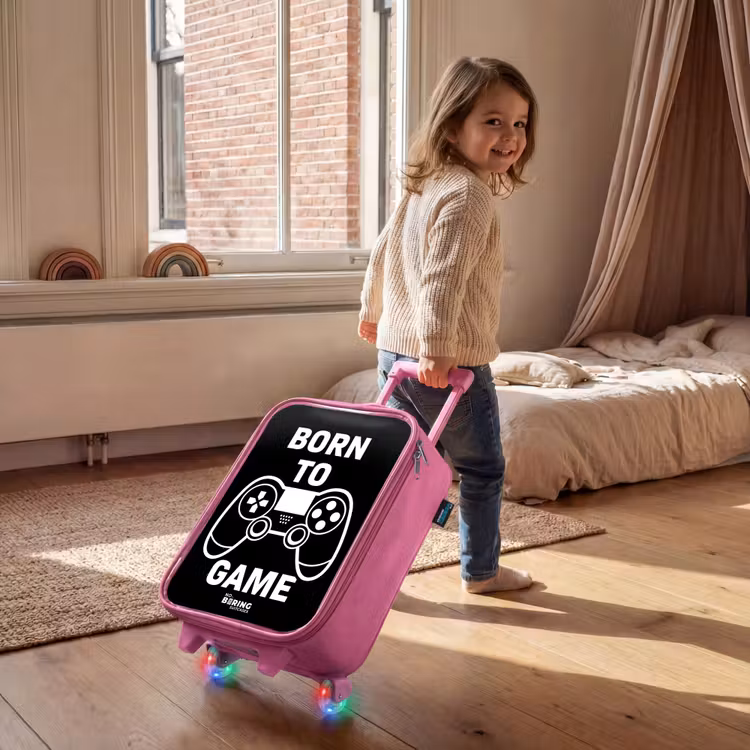 Children's suitcase - Pink - Qoute with controller in black and white — 2