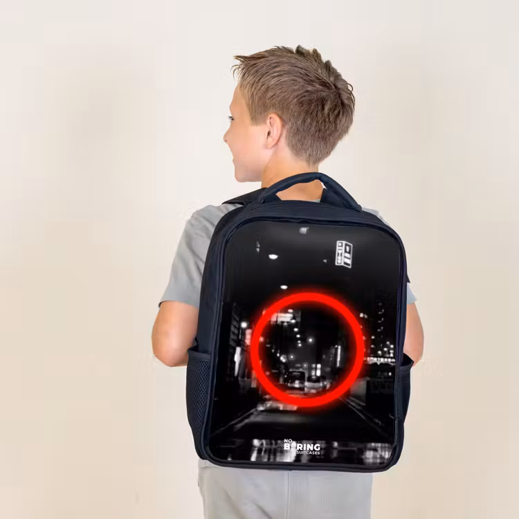 Kids backpack - Bright red circle over a city street — 2