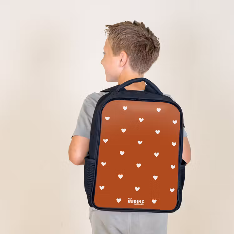 Kids backpack - White heart pattern on orange brown background — 2