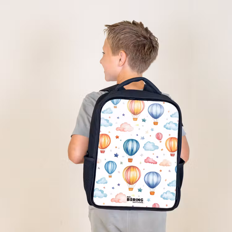 Kids backpack - Colored hot air balloons with stars and clouds — 2