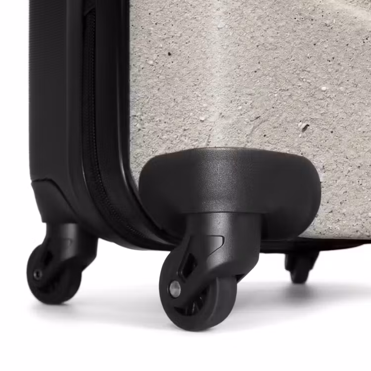 Suitcase - Feet - Sand - Sea — 6