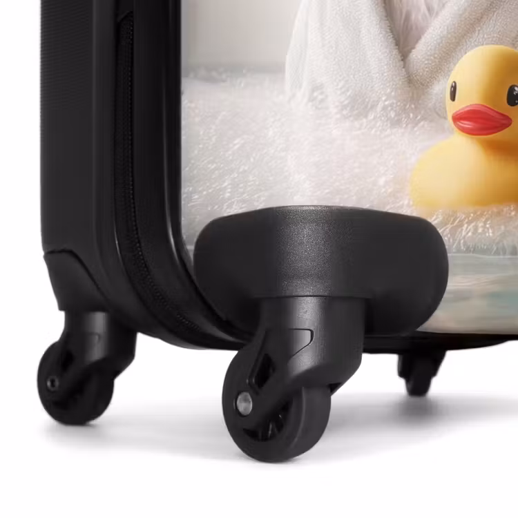 Suitcase - Dogs - Bathtub - Bath ducks - Towels — 6