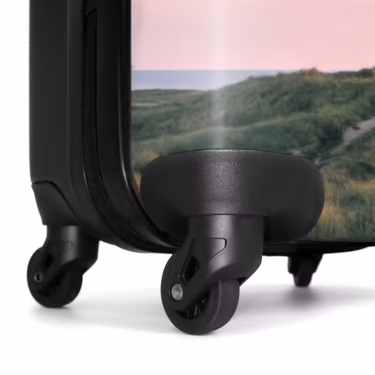 Suitcase - Lighthouse - Dune landscape - Sea — 6