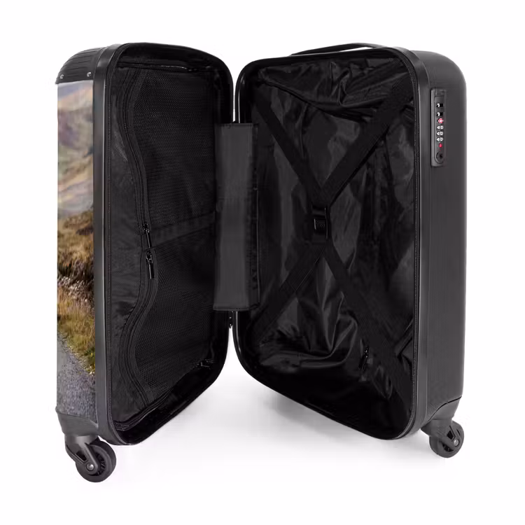 Suitcase - Scottish Highland Cattle - Road - Landscape - Herd — 3