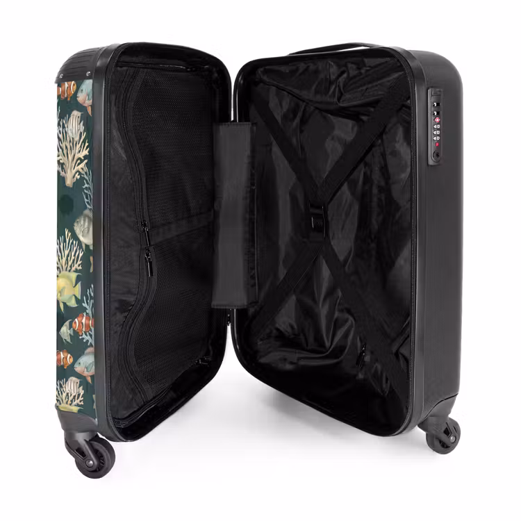 Suitcase - Fish - Coral - Underwater - Illustration — 3