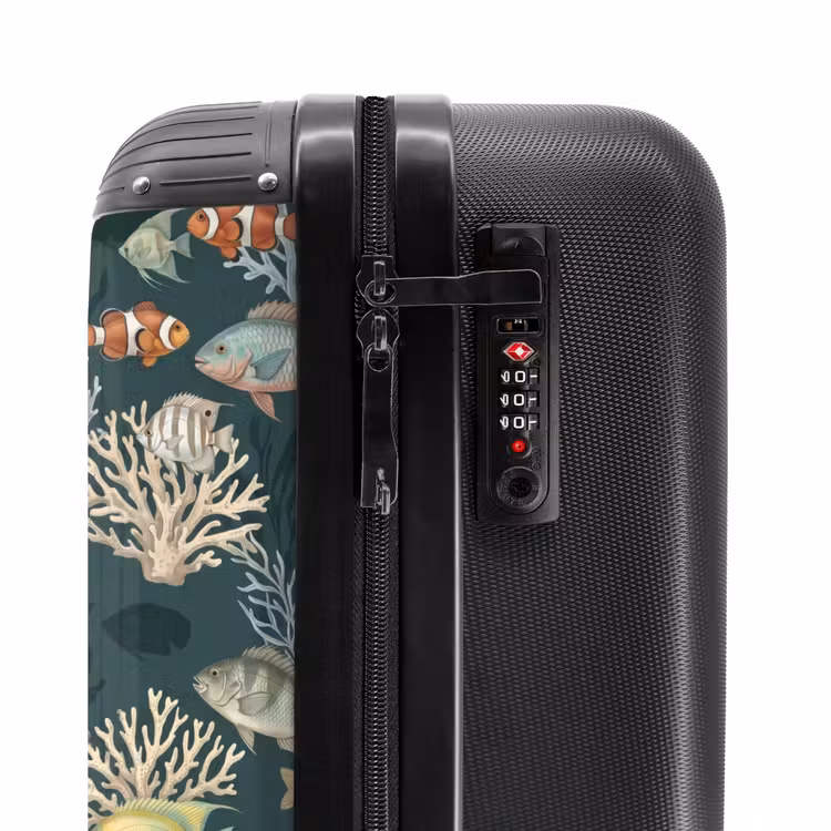 Suitcase - Fish - Coral - Underwater - Illustration — 5
