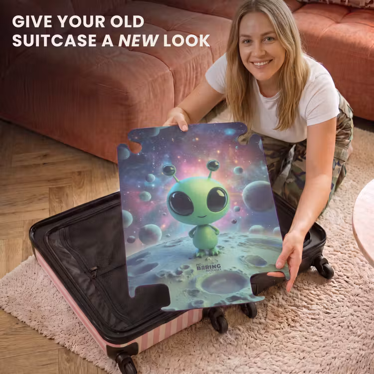 CaseSwap™ - Green alien on a planet — 3