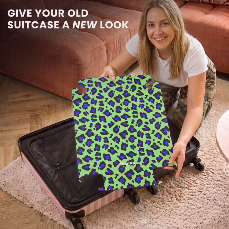 CaseSwap™ - Blue onion horse pattern on green background — 3